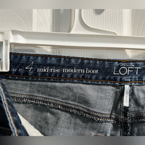 Loft SZ271 Size 4 mid-rise modern boot Jeans Women’s - Picture 2 of 4